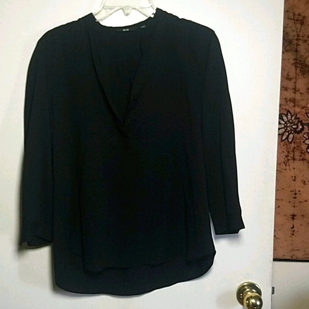 Uniqlo shirt size small
